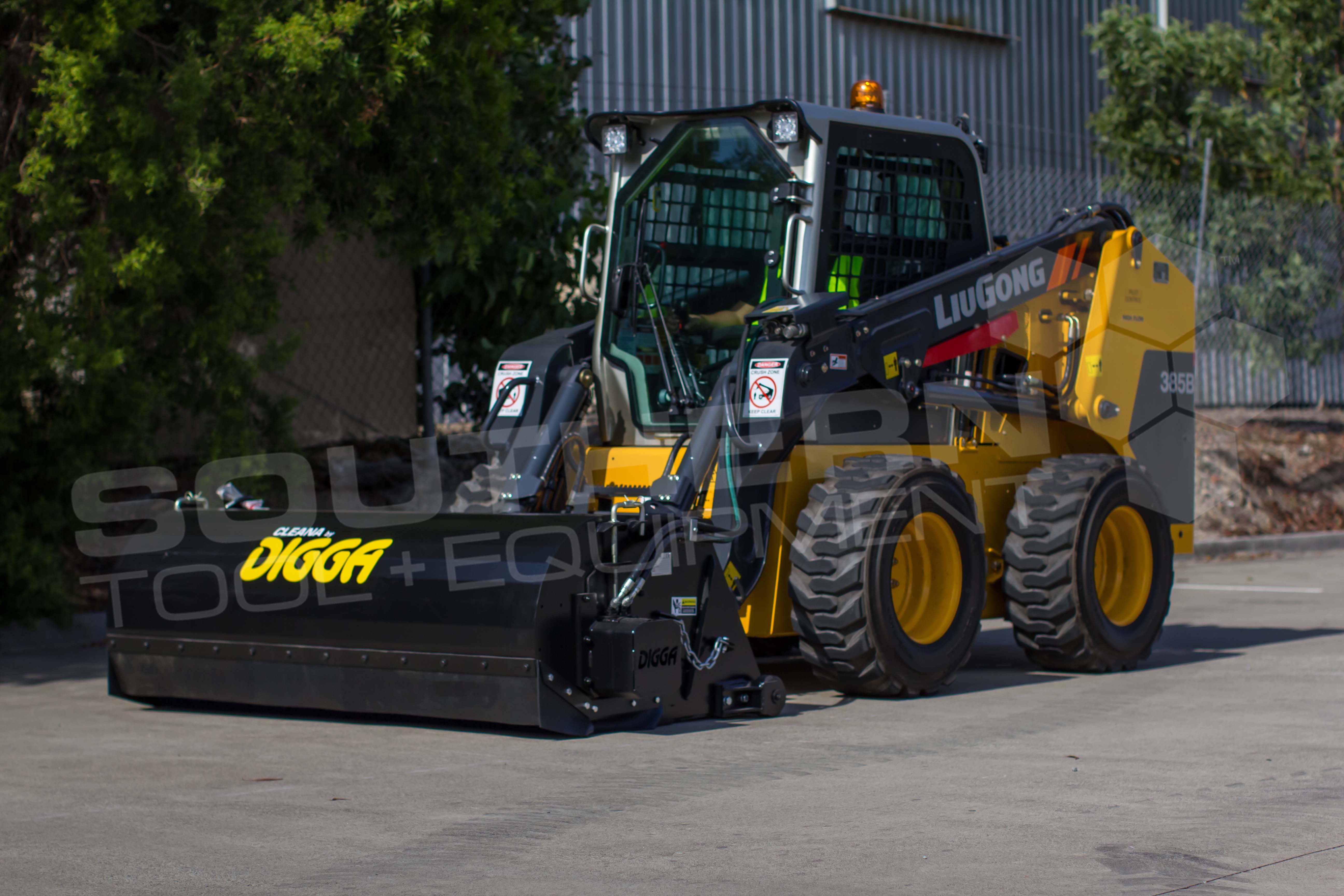 DIGGA 1600mm Enclosed Skid Steer Bucket Broom Sweeper Southern Tool