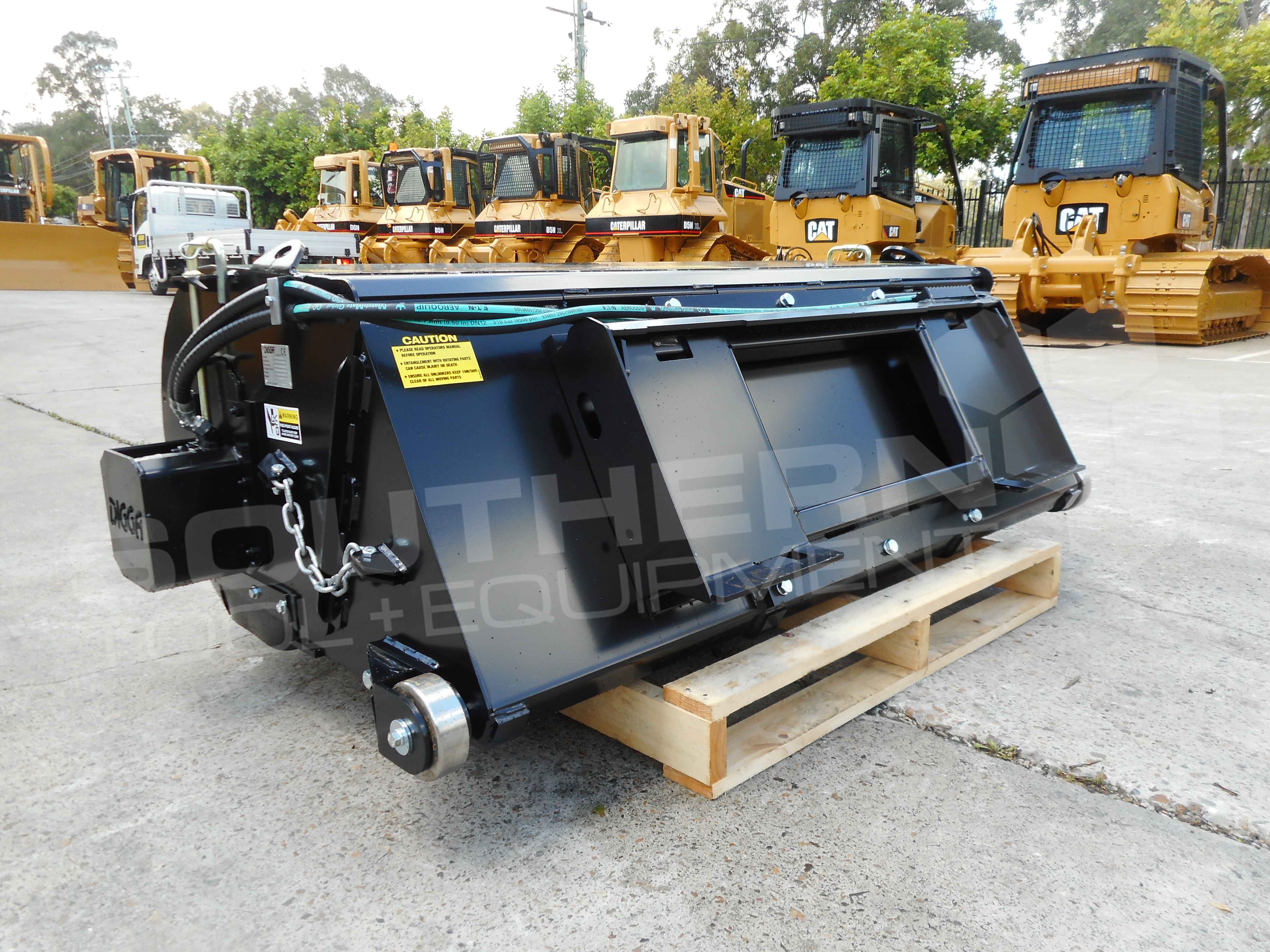DIGGA 1600mm Enclosed Skid Steer Bucket Broom Sweeper Southern Tool