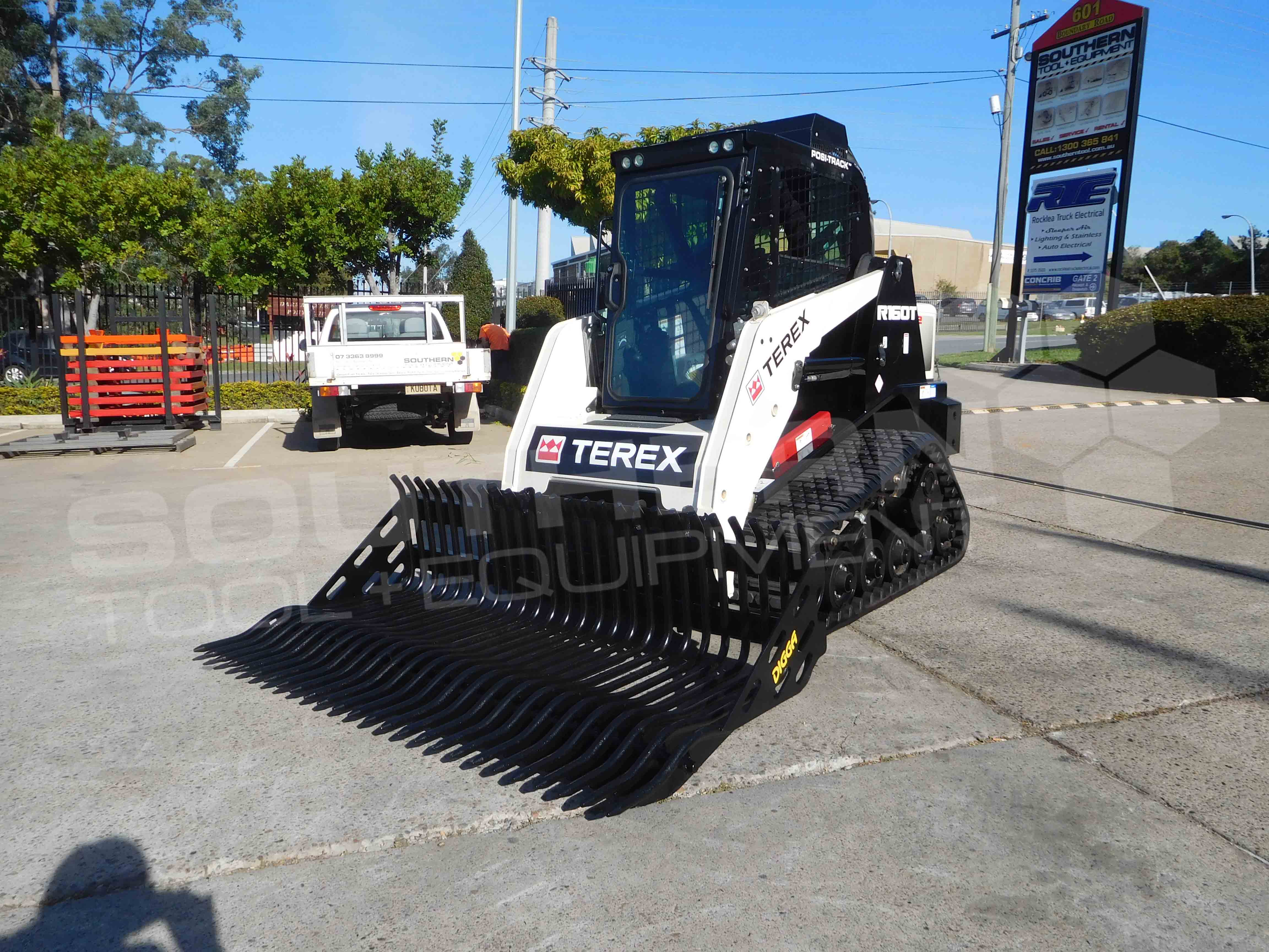 DIGGA 1676mm Skid Steer Rock Bucket Southern Tool + Equipment Co