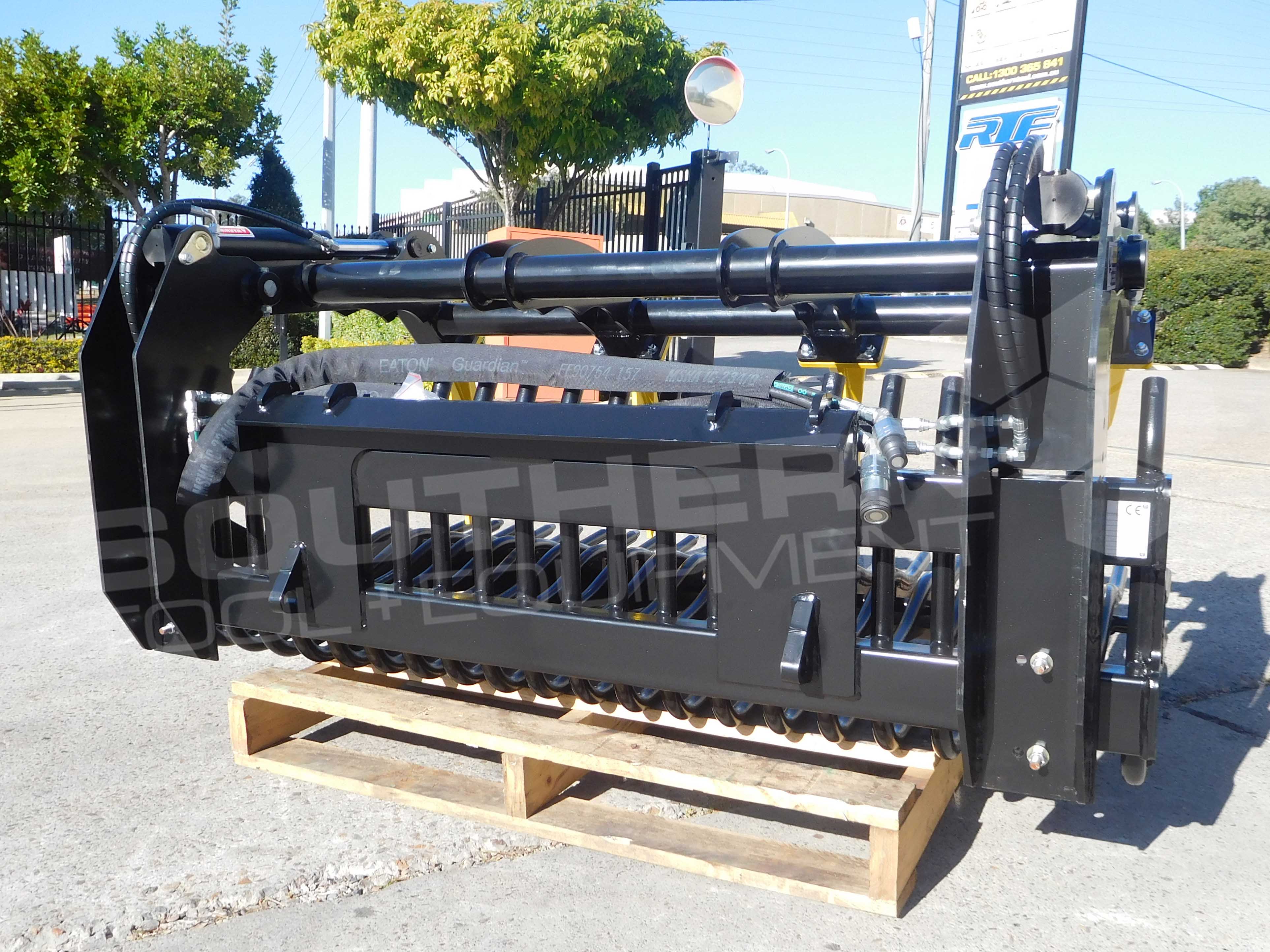 DIGGA 1900mm Wheel Loader Grapple Bucket Southern Tool + Equipment Co