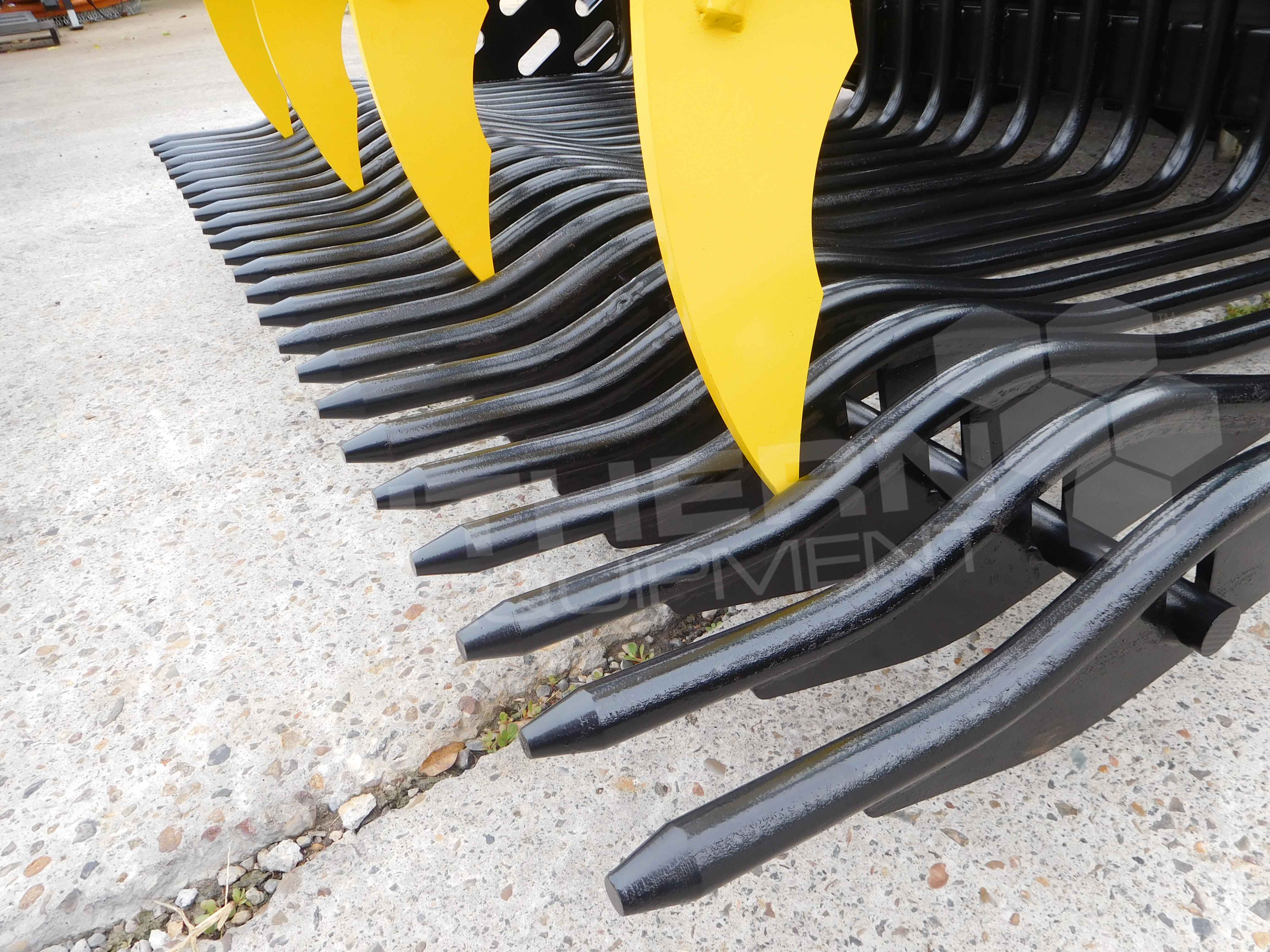 DIGGA 1900mm Wheel Loader Grapple Bucket Southern Tool + Equipment Co