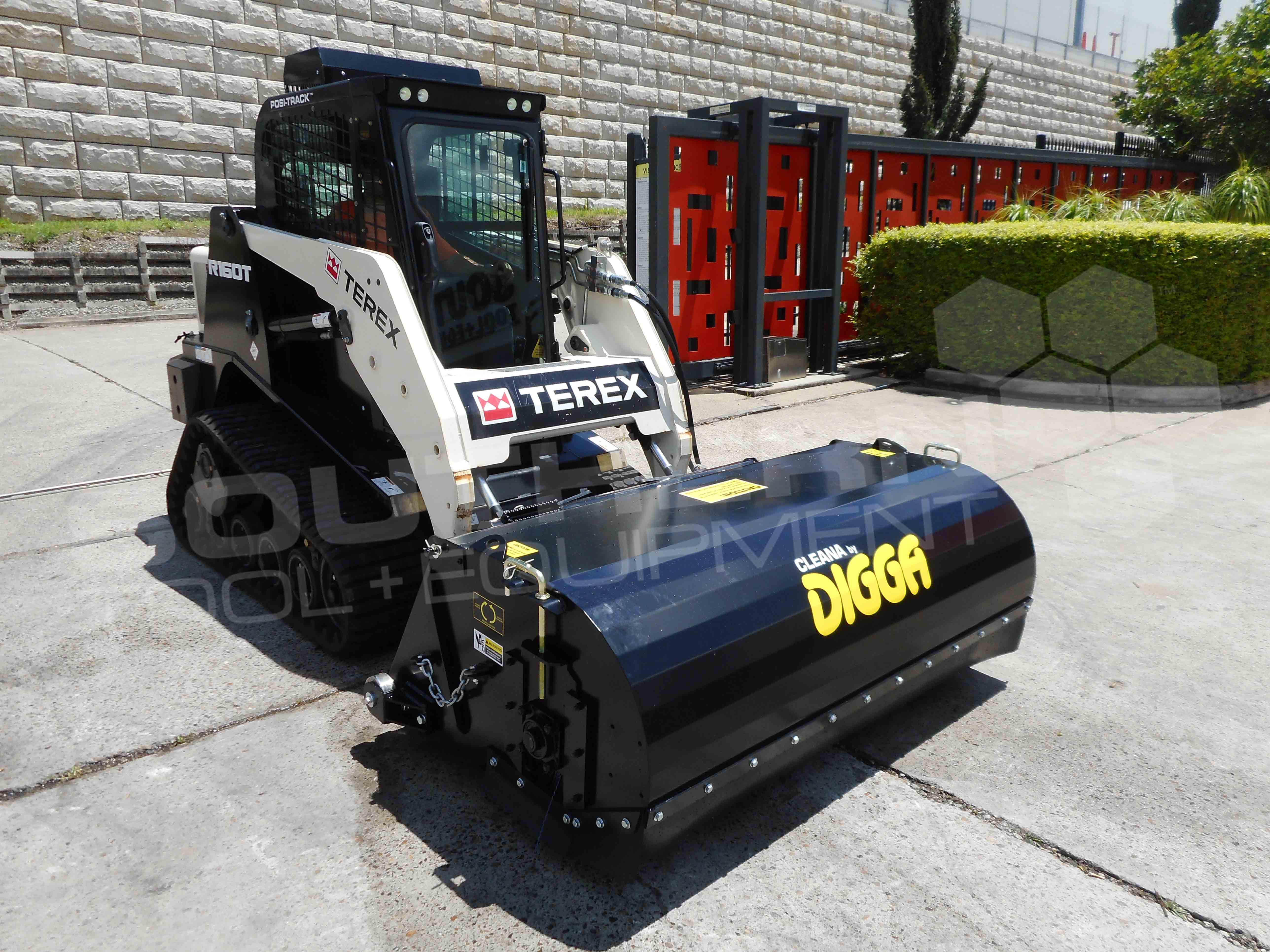 DIGGA 2500mm Enclosed Skid Steer Bucket Broom Sweeper Southern Tool