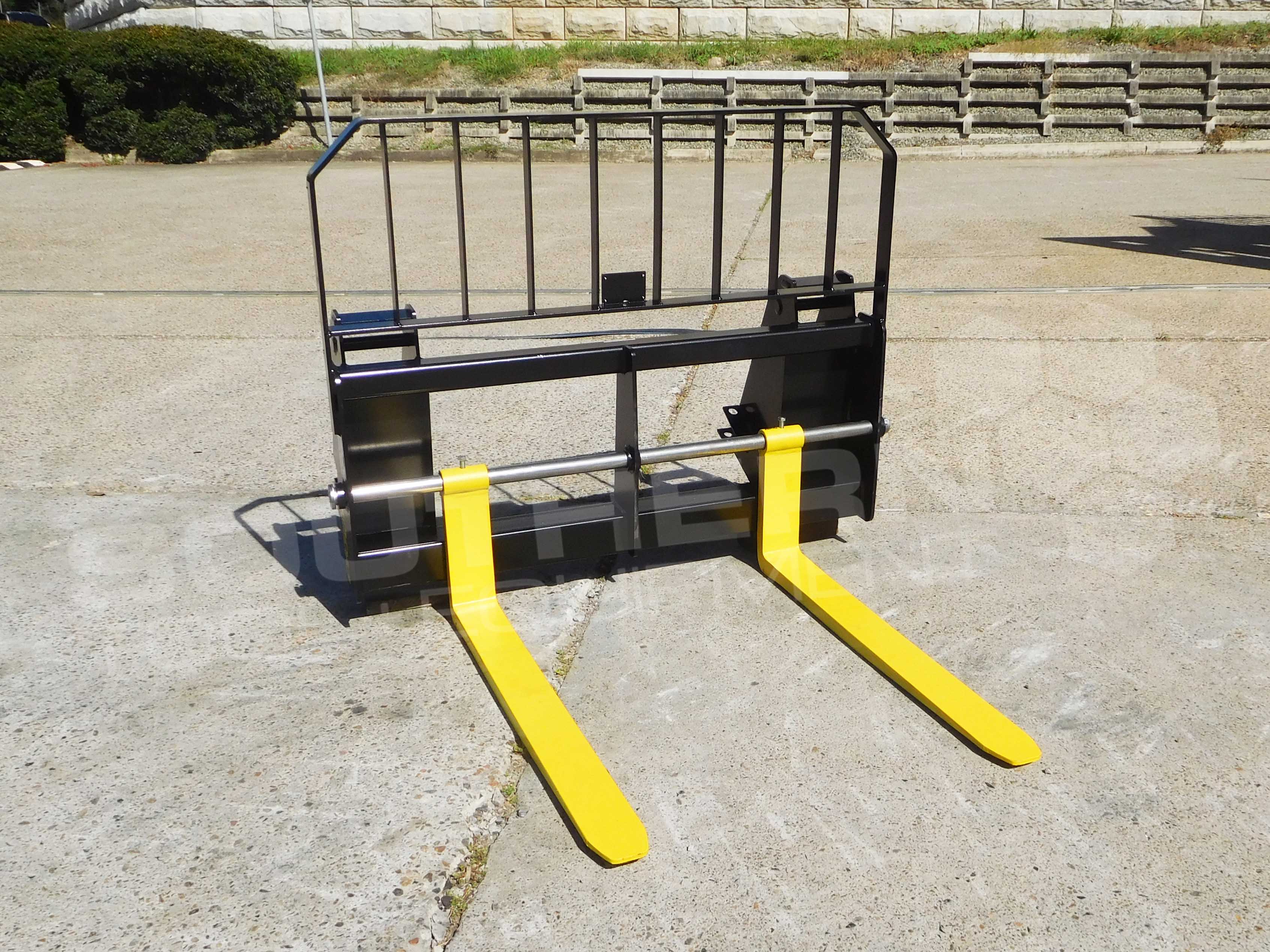 DIGGA 900kg Wheel Loader Pallet Forks Southern Tool + Equipment Co