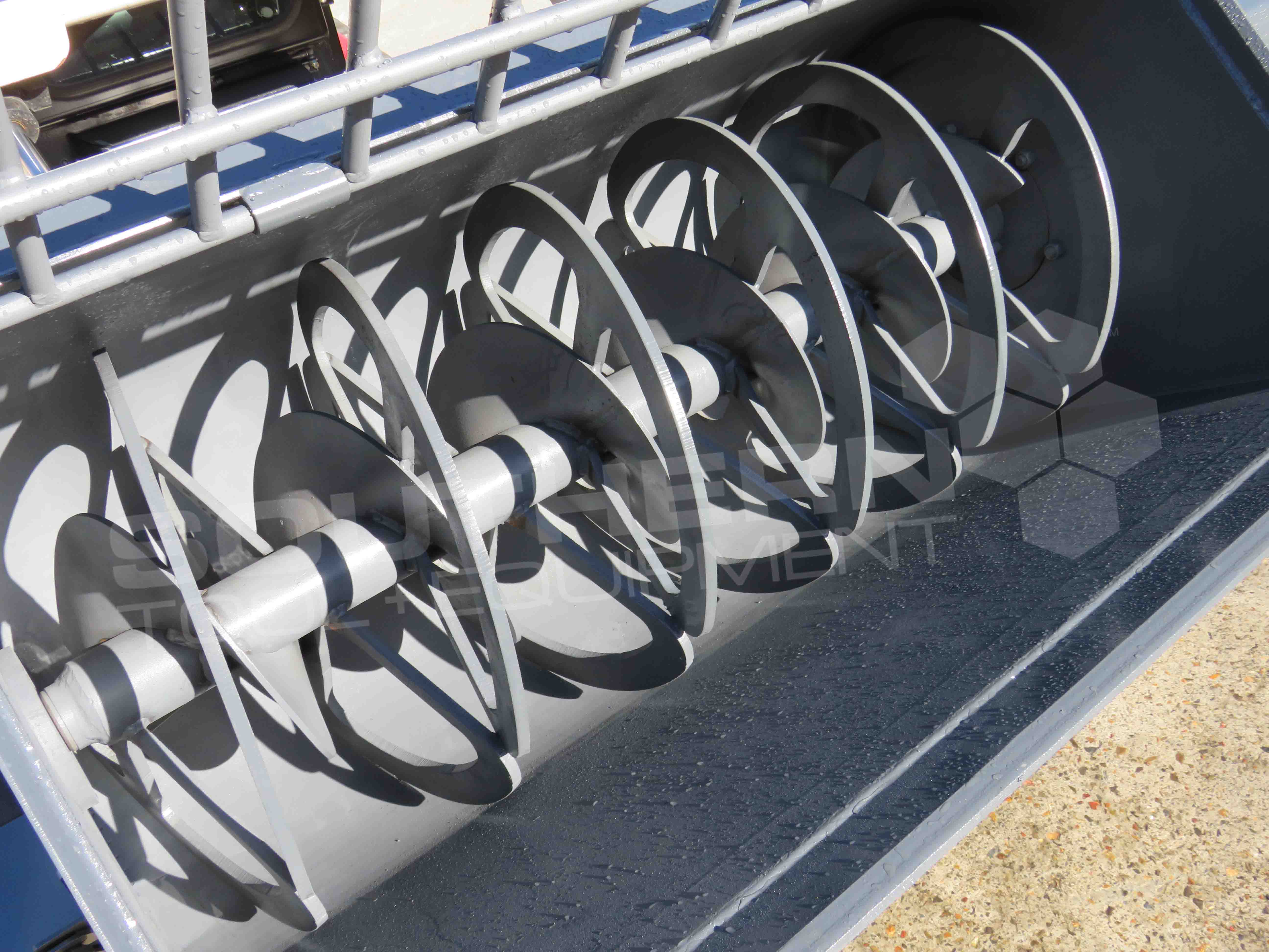 0.4m3 400L Heavy Duty Skid Steer SelfLoading Mixing Bucket Southern Tool + Equipment Co