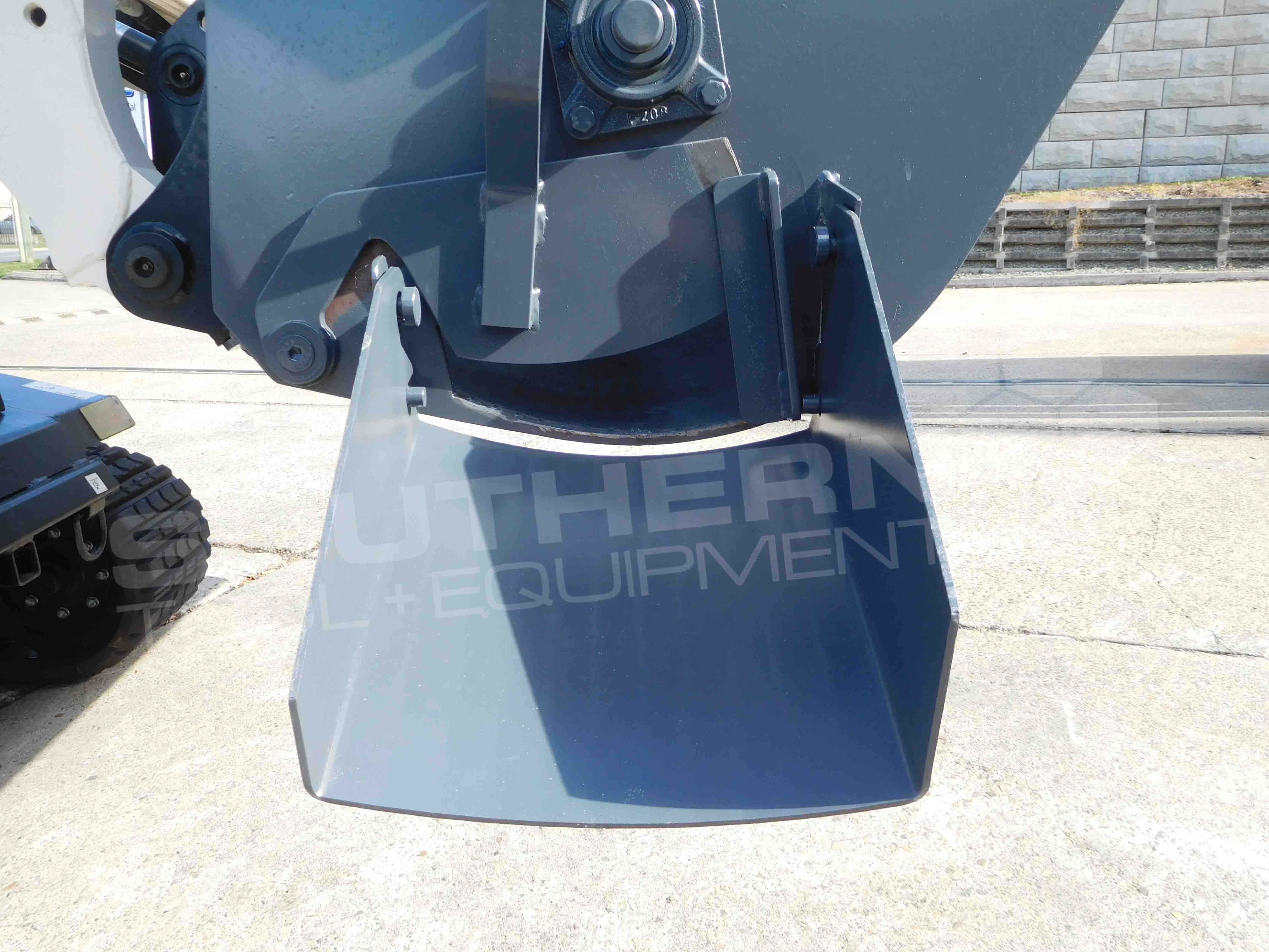 0.4m3 400L Heavy Duty Skid Steer SelfLoading Mixing Bucket Southern