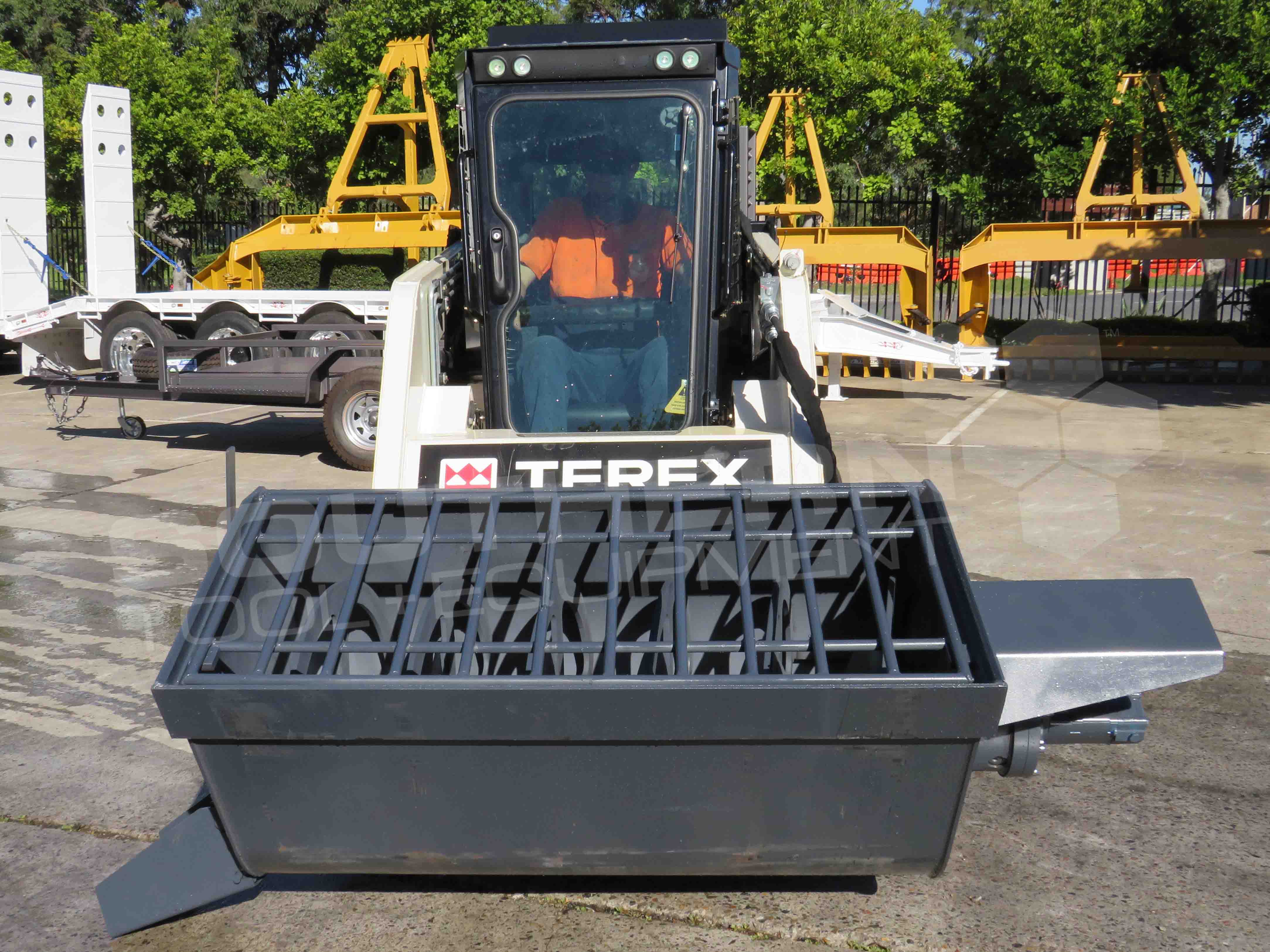 0.4m3 400L Heavy Duty Skid Steer SelfLoading Mixing Bucket Southern