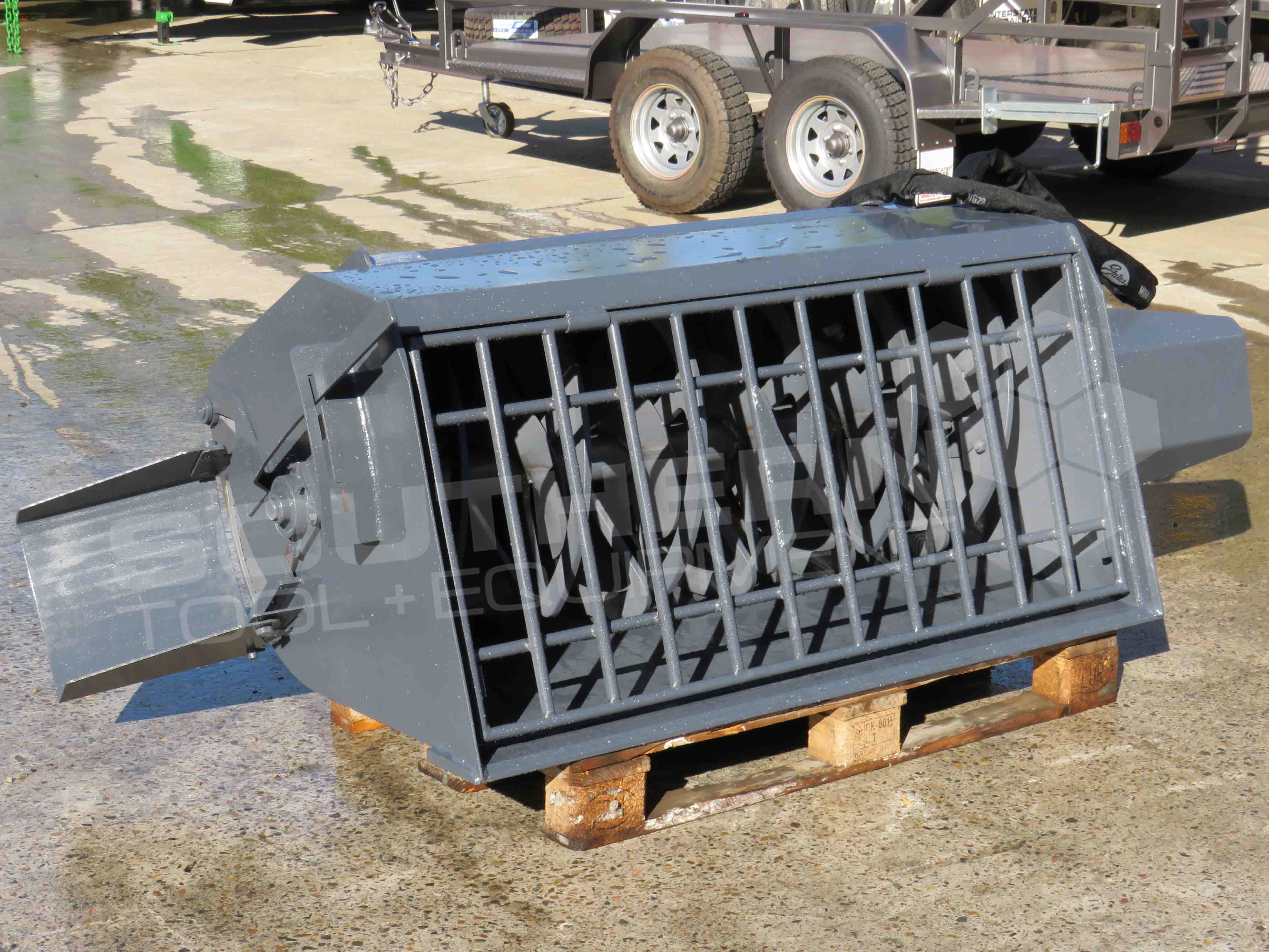 0.4m3 400L Heavy Duty Skid Steer SelfLoading Mixing Bucket Southern