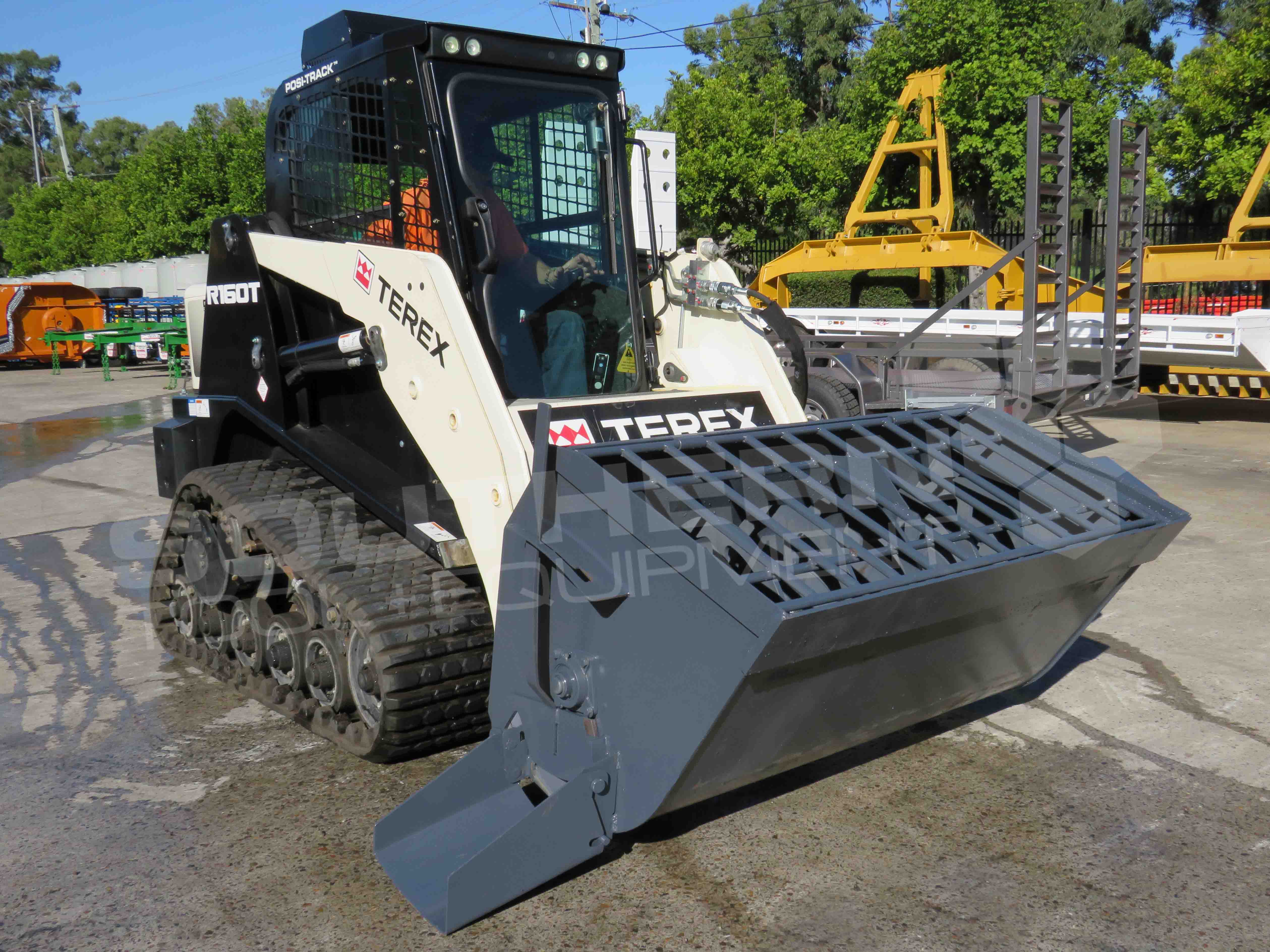 0.5m3 500L Heavy Duty Skid Steer SelfLoading Mixing Bucket Southern
