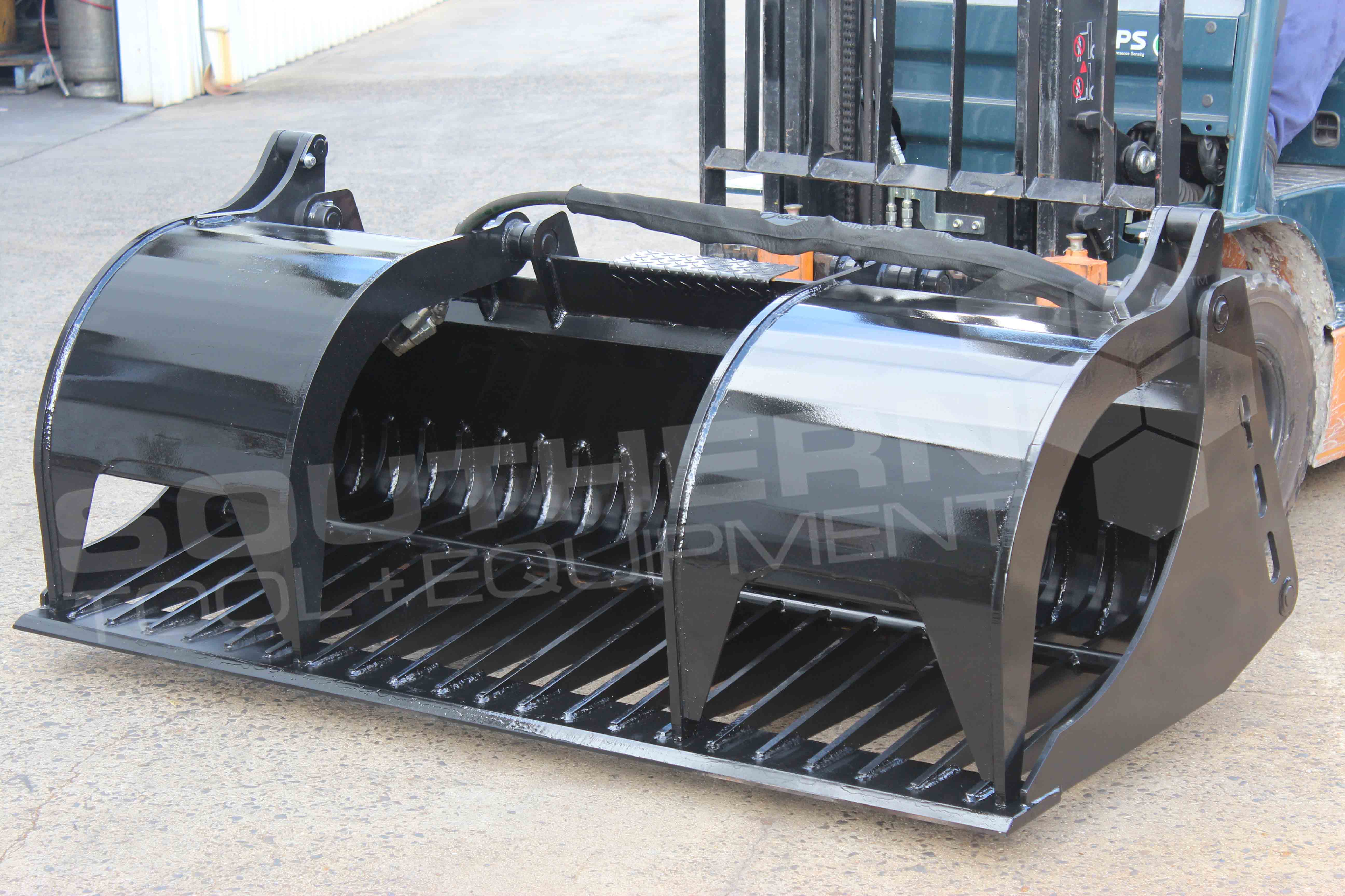 1675mm Heavy Duty Skid Steer Grapple Bucket Southern Tool + Equipment