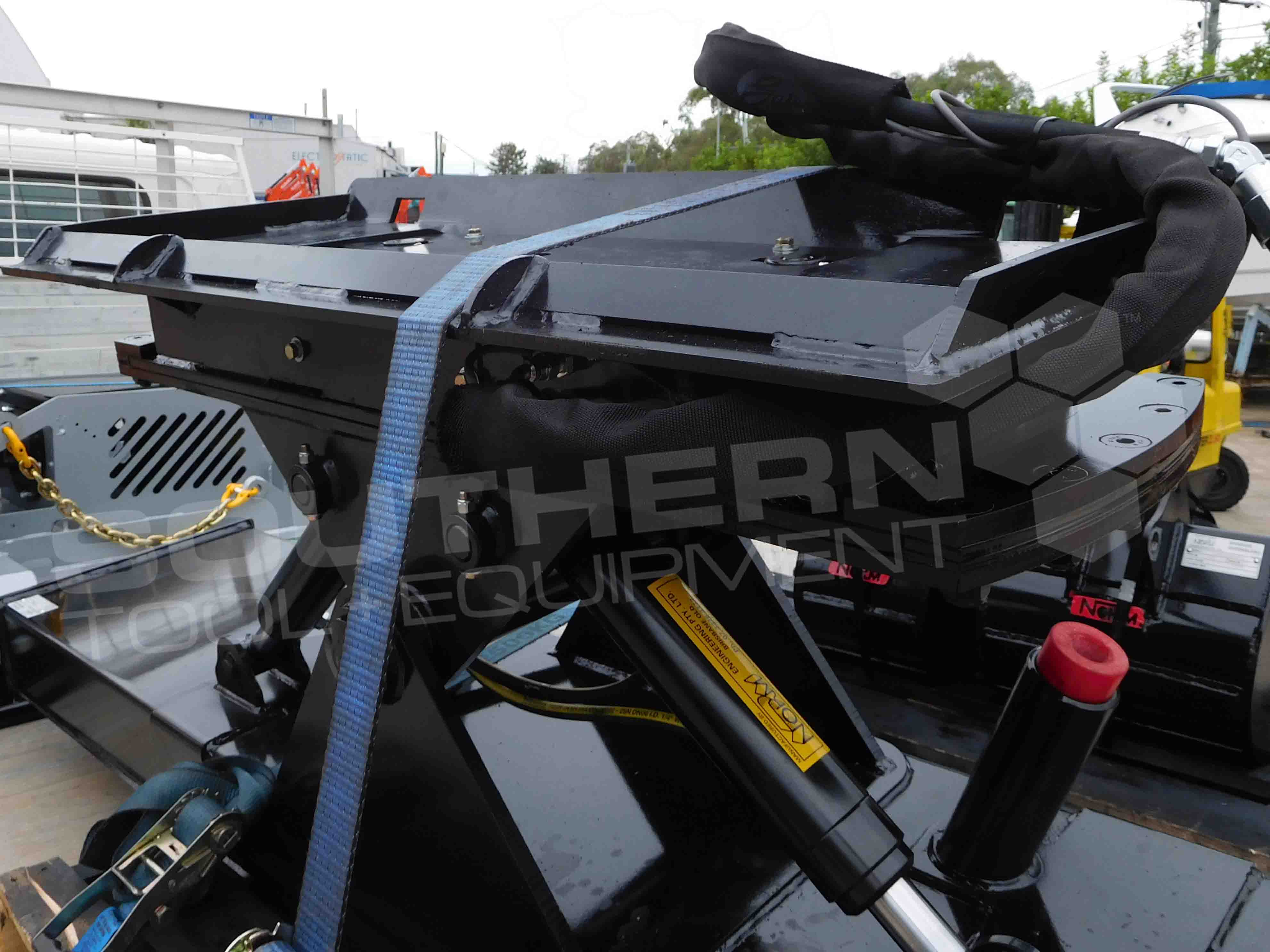 2500mm Heavy Duty Angle & Tilt Skid Steer Dozer Blade Southern Tool + Equipment Co