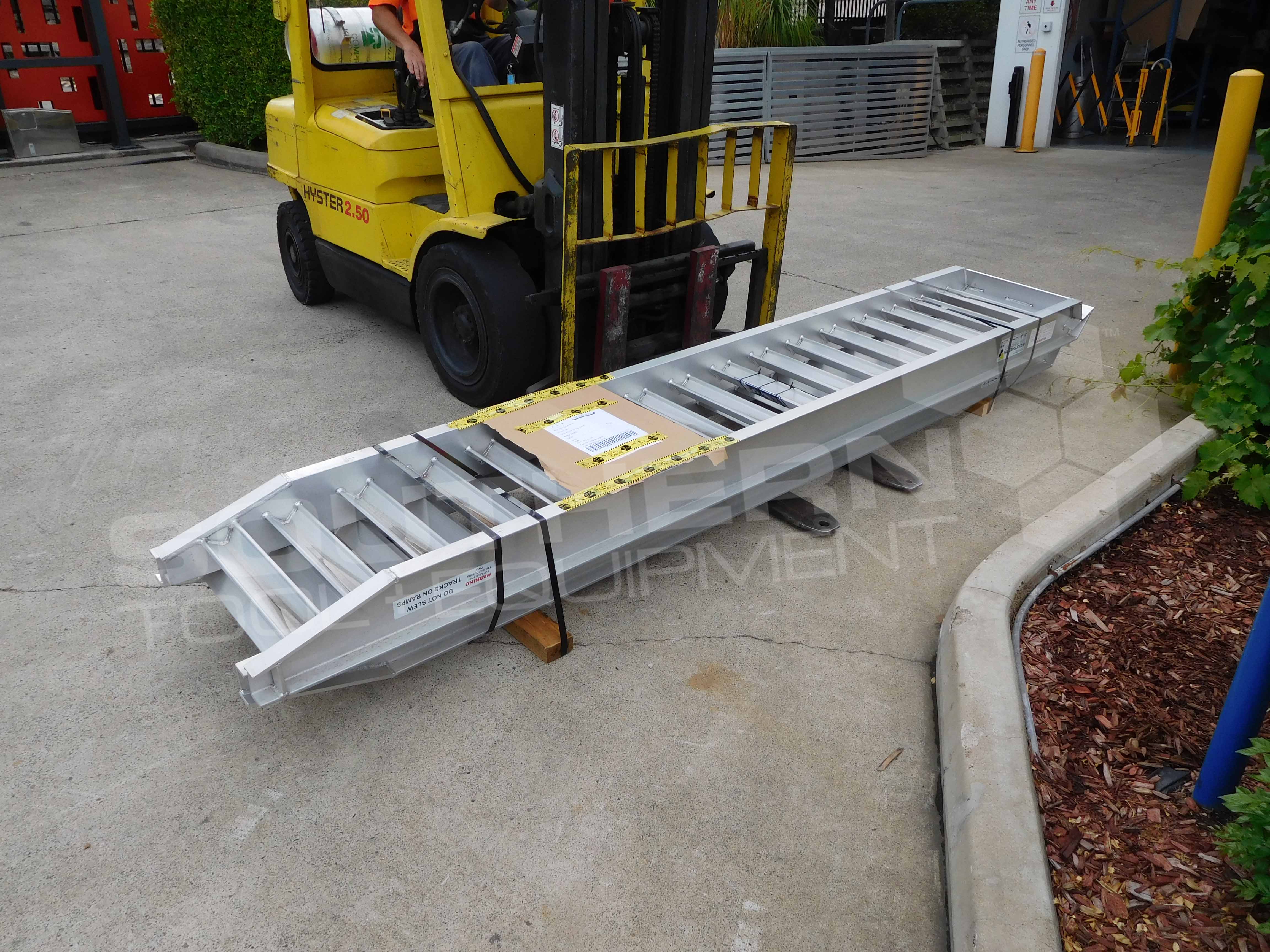 7.5 Ton Heavy Duty Aluminium Loading Ramps Southern Tool + Equipment
