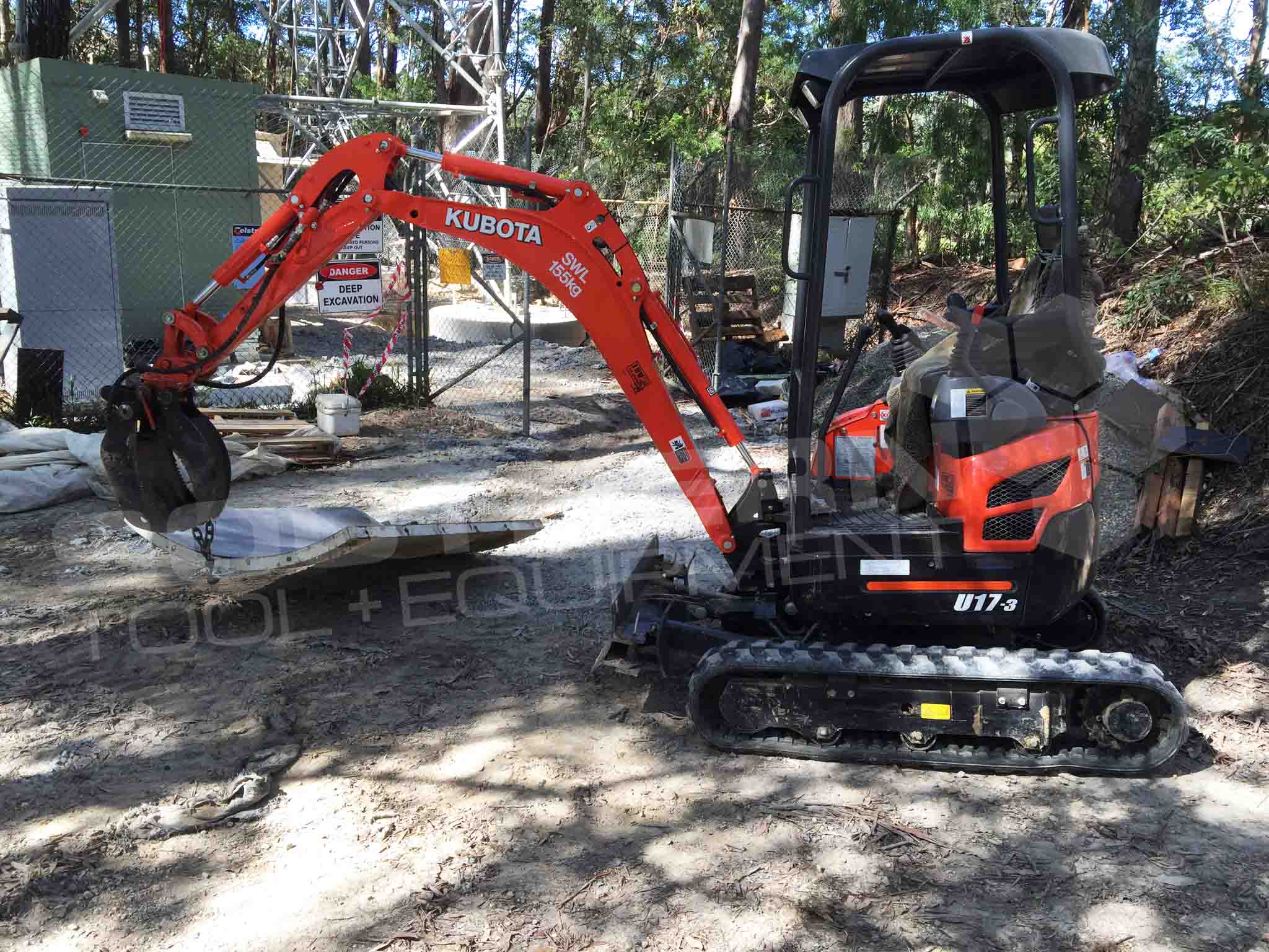1 2T Heavy Duty Hydraulic Excavator Grabs Southern Tool + Equipment